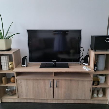 Апартаменти Apartament Onestilor Орадя Екстер'єр фото